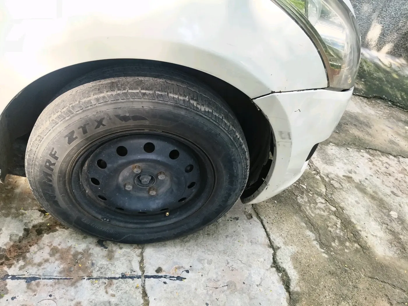 2012 Maruti Swift VXI, Petrol, Manual, 1,71,165 km, tyre