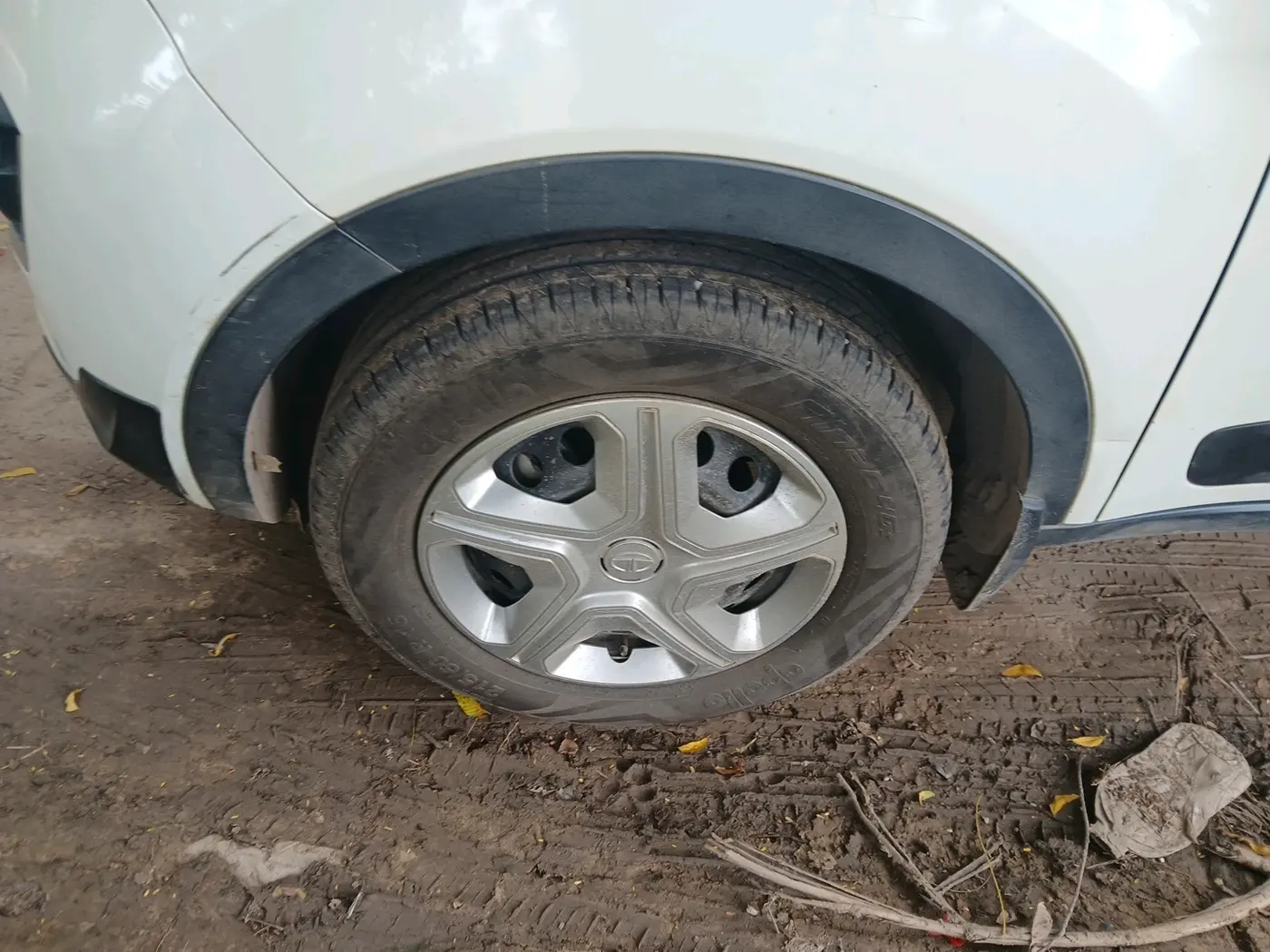 2019 Tata NEXON XMA PETROL, Petrol, Automatic, 78,504 km, tyre