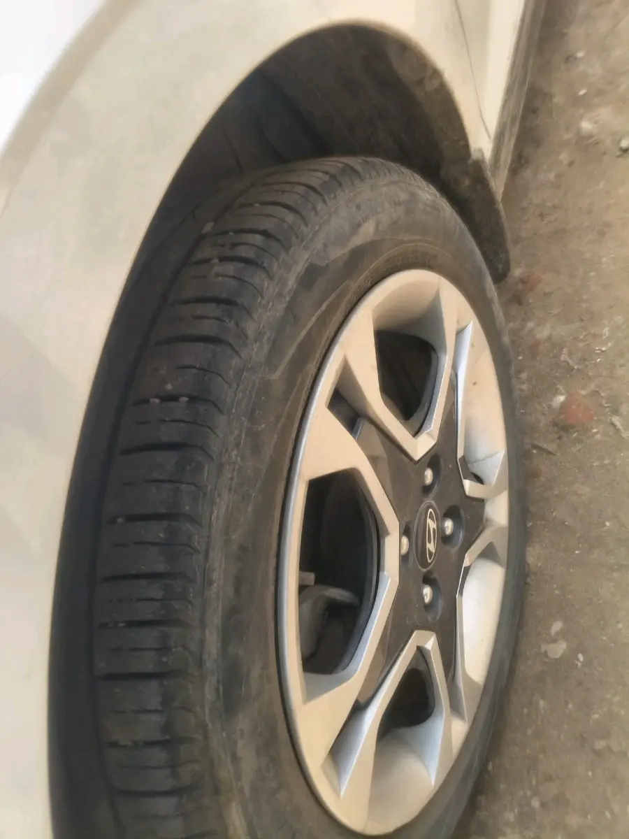 2024 Hyundai NEW I20 SPORTZ 1.2 MT, Petrol, Manual, 23,207 km, tyre