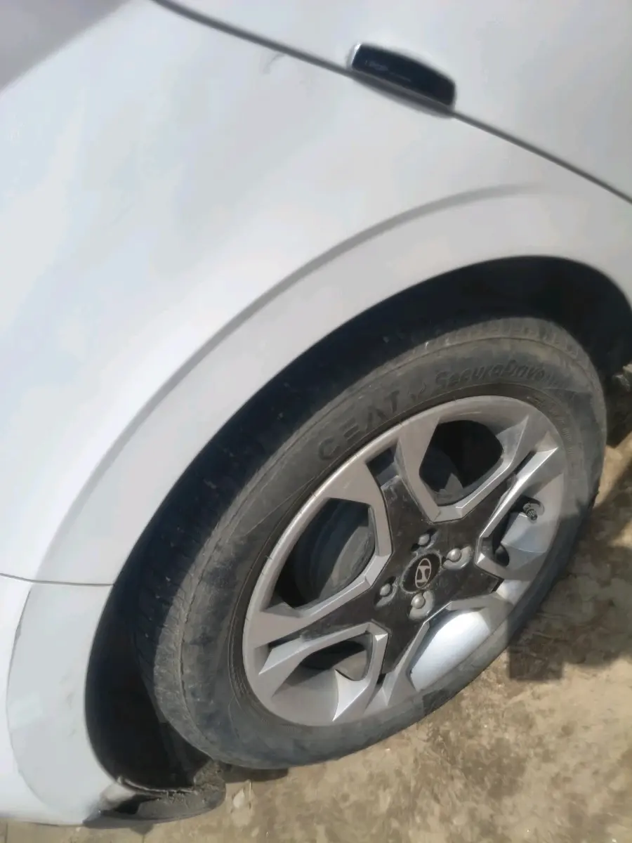 2024 Hyundai NEW I20 SPORTZ 1.2 MT, Petrol, Manual, 23,207 km, tyre