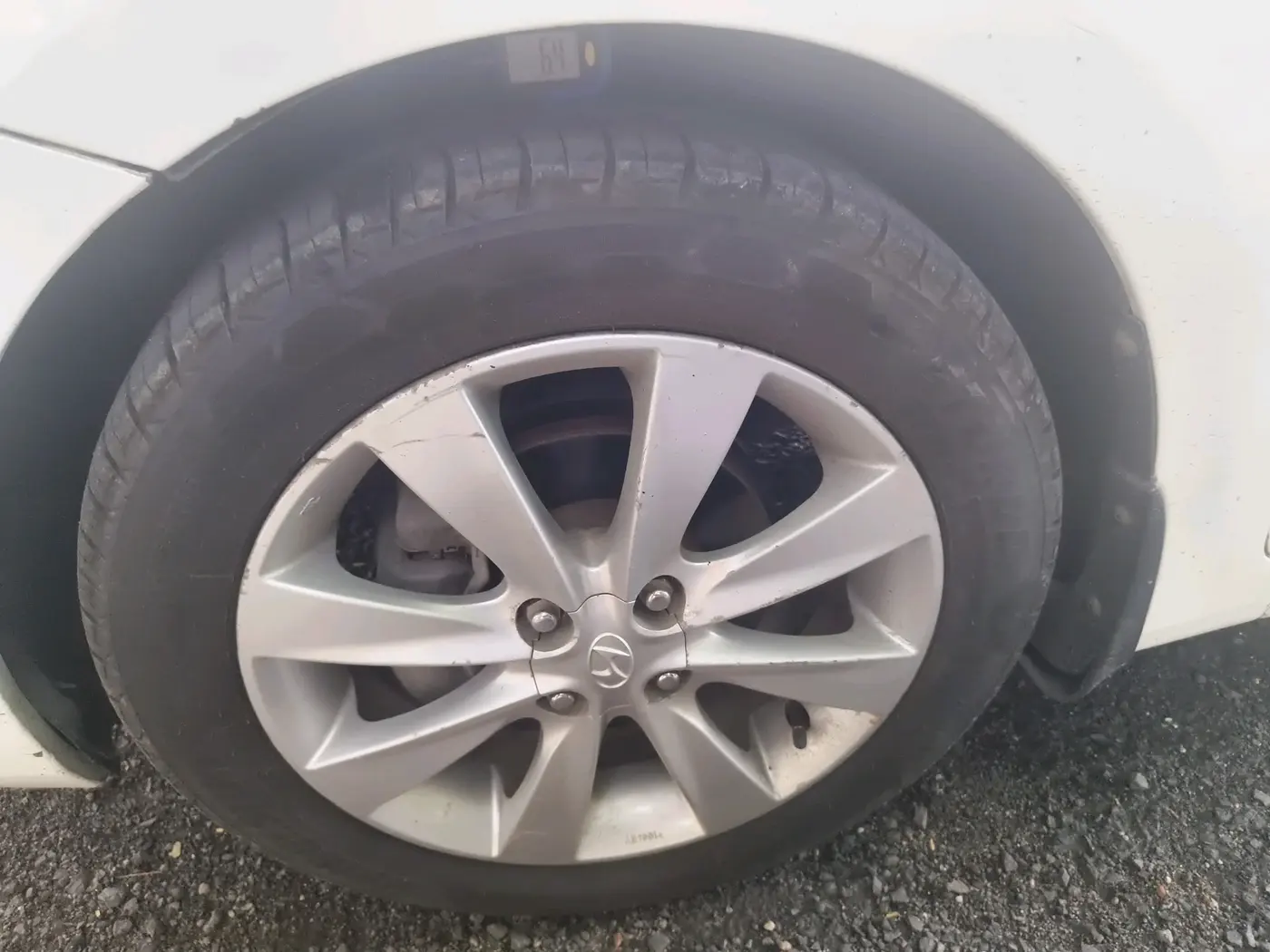 2012 Hyundai Verna FLUIDIC 1.6 CRDI SX, Diesel, Manual, 1,12,707 km, tyre