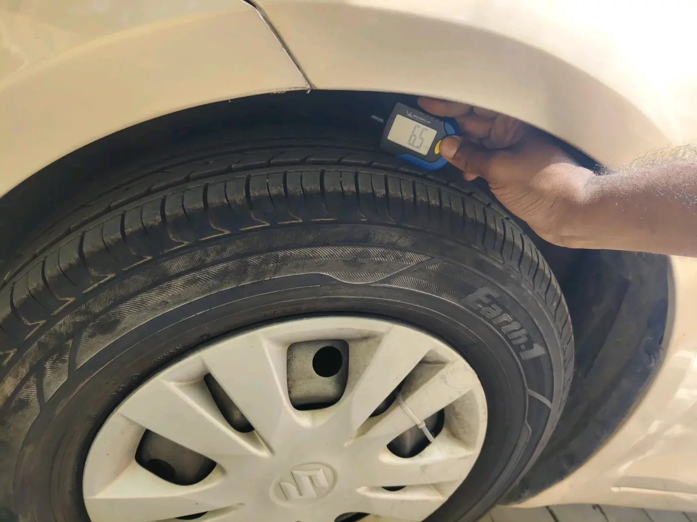 2014 Maruti Swift Dzire VDI, Diesel, Manual, 1,45,152 km, tyre
