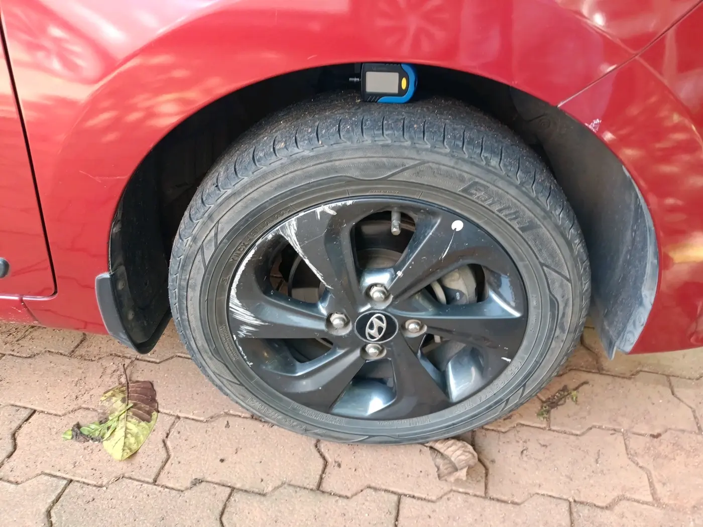2018 Hyundai Grand i10 SPORTZ 1.2 KAPPA VTVT DUAL TONE, Petrol, Manual, 73,428 km, tyre