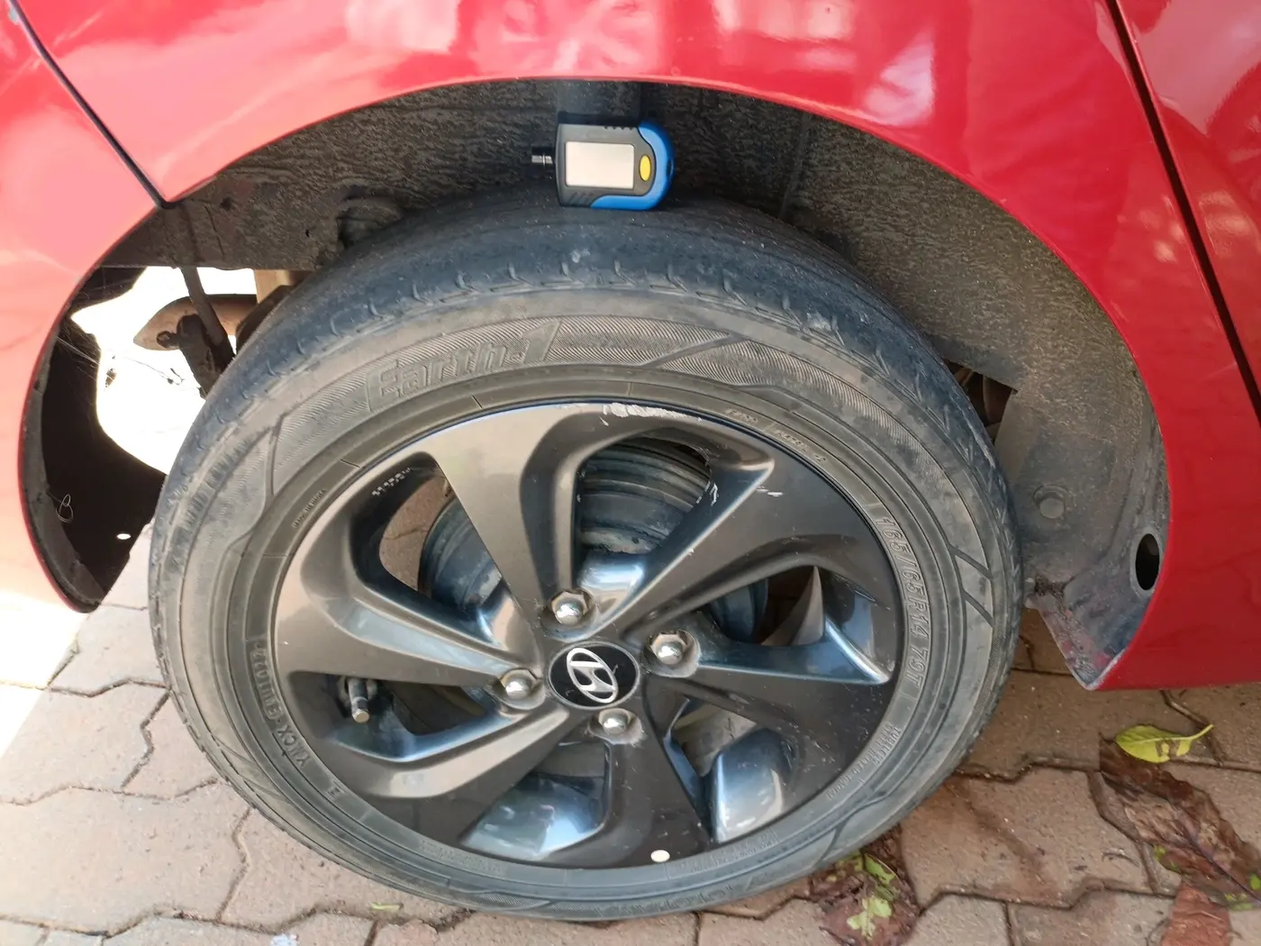 2018 Hyundai Grand i10 SPORTZ 1.2 KAPPA VTVT DUAL TONE, Petrol, Manual, 73,428 km, tyre