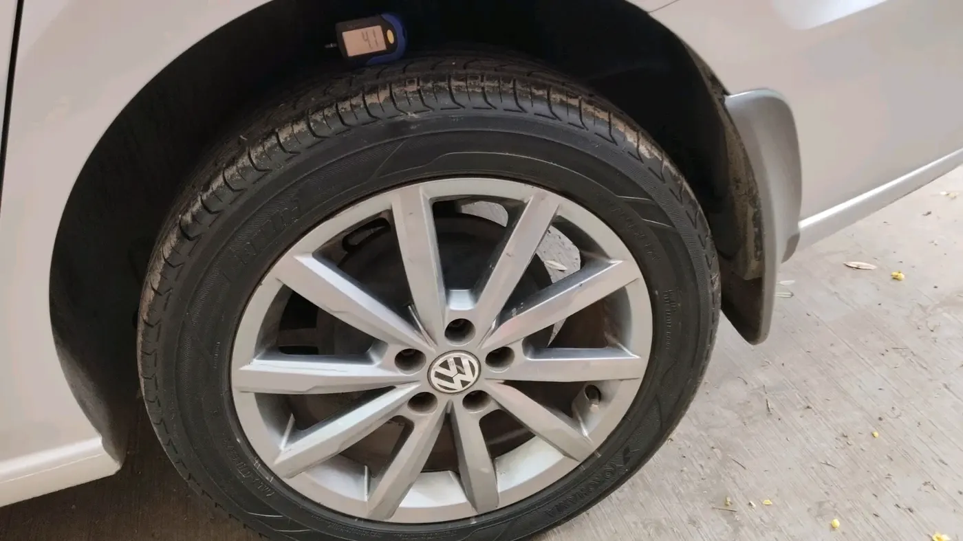 2019 Volkswagen Vento 1.2 TSI HIGHLINE PLUS AT, Petrol, Automatic, 38,362 km, tyre