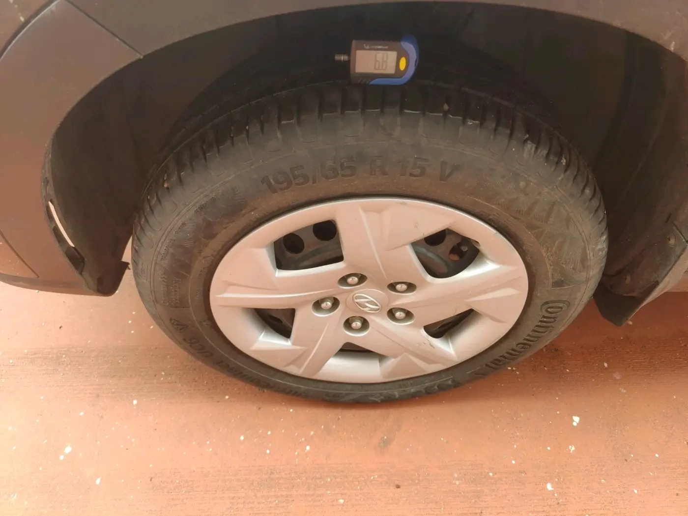 2020 Hyundai VENUE S+ 1.2, Petrol, Manual, 52,935 km, tyre
