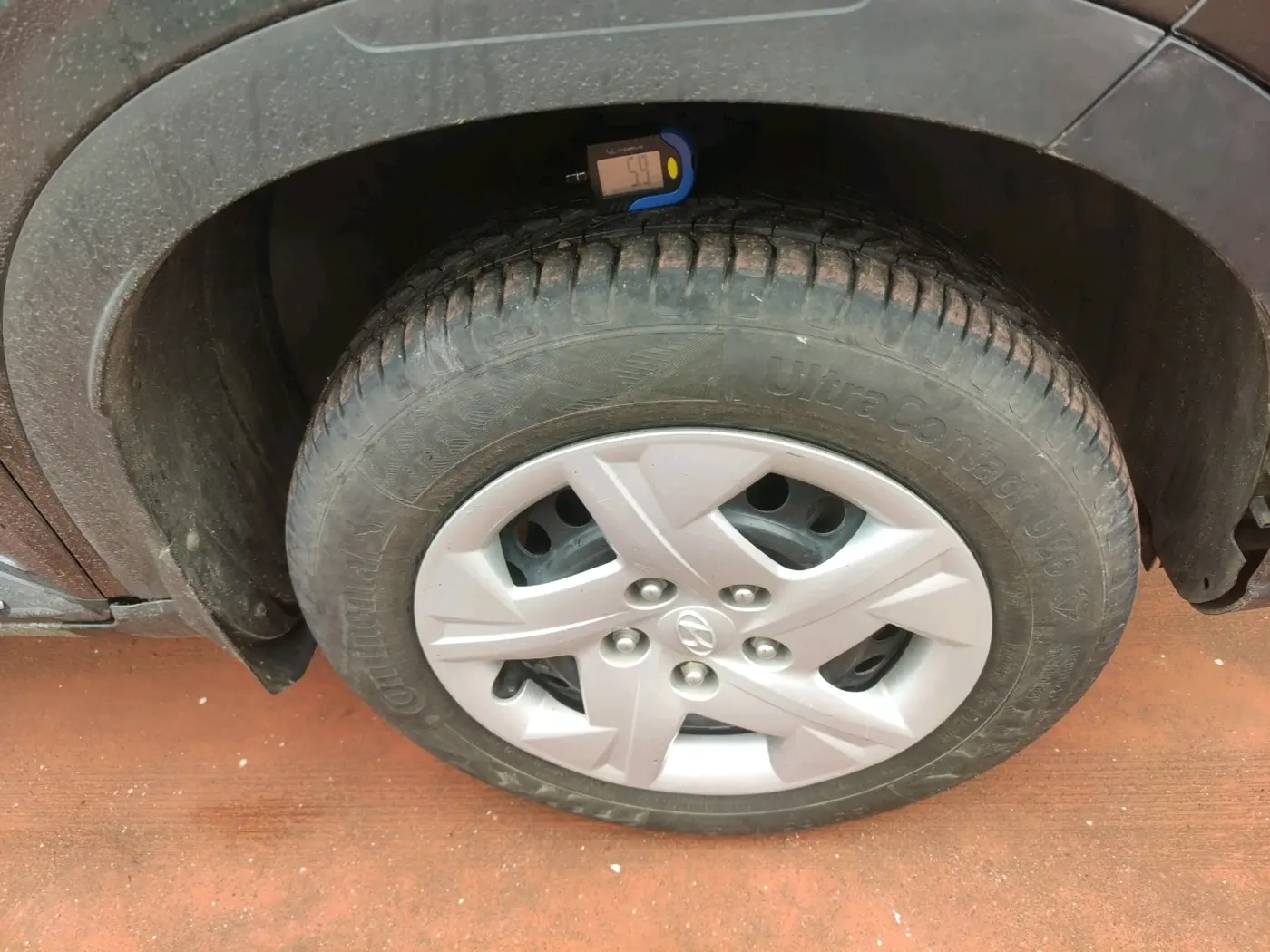2020 Hyundai VENUE S+ 1.2, Petrol, Manual, 52,935 km, tyre