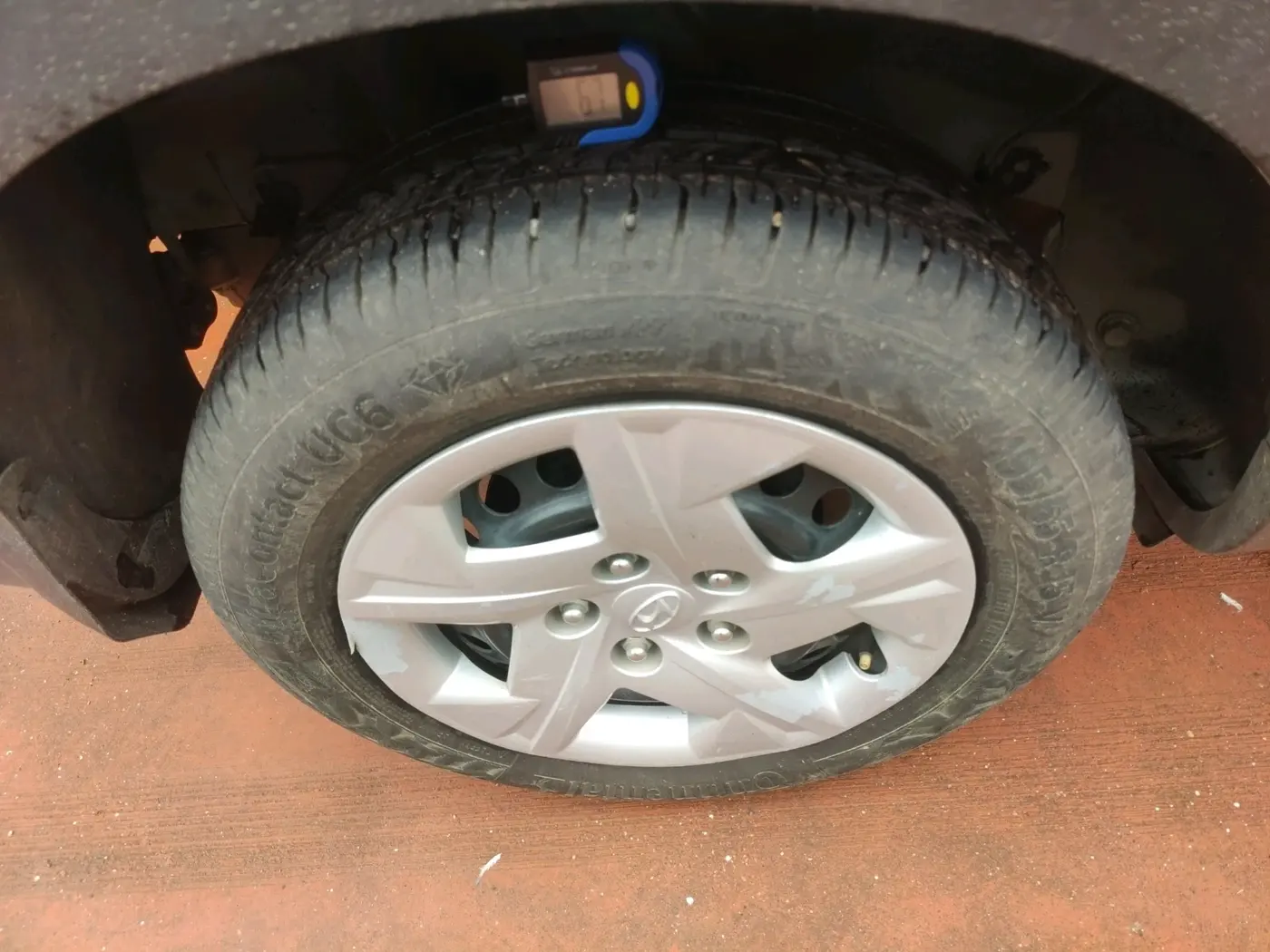 2020 Hyundai VENUE S+ 1.2, Petrol, Manual, 52,935 km, tyre