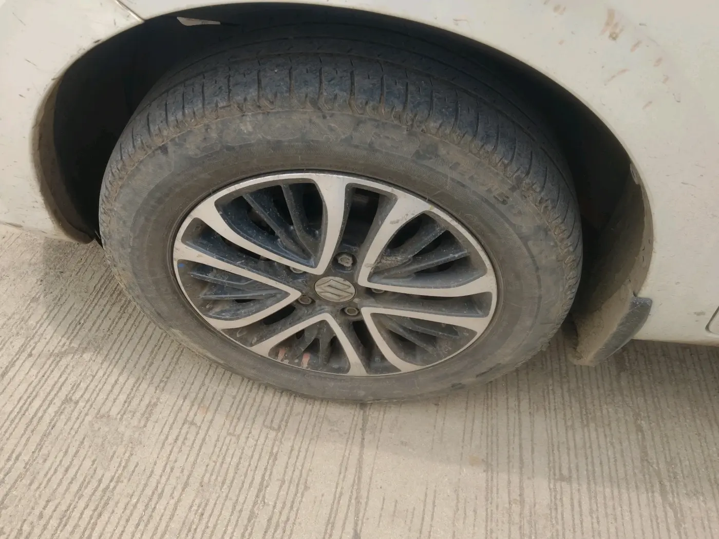 2023 Maruti Ertiga VXi (O), Petrol, Manual, 49,770 km, tyre