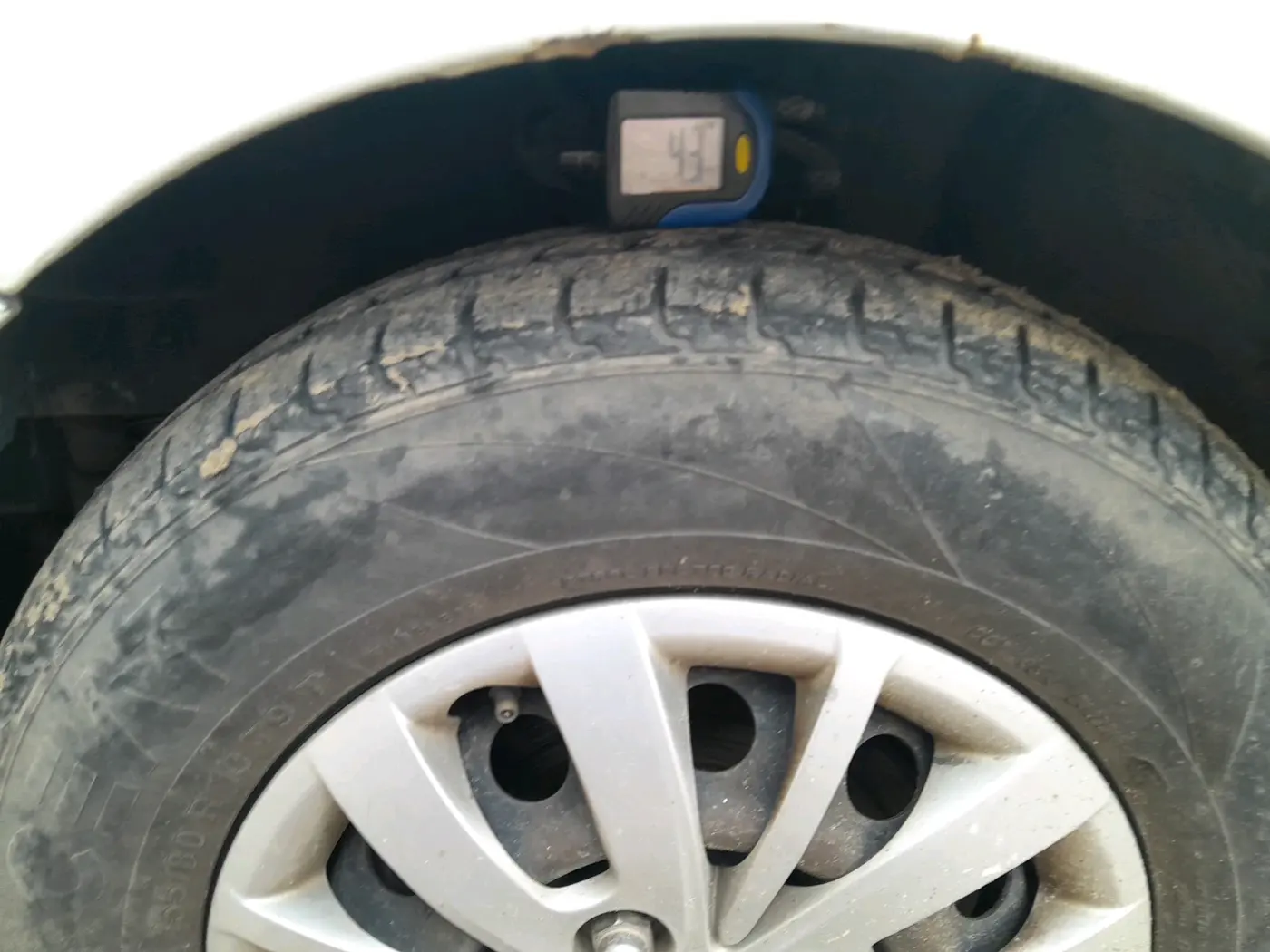 2013 Hyundai i10 MAGNA 1.1, CNG, Manual, 96,389 km, tyre