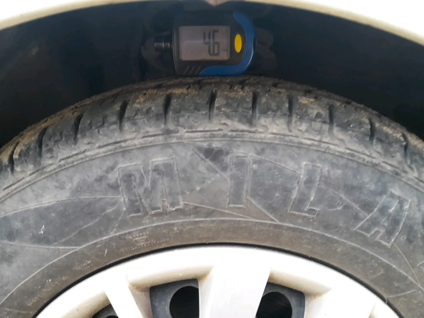 2013 Hyundai i10 MAGNA 1.1, CNG, Manual, 96,389 km, tyre