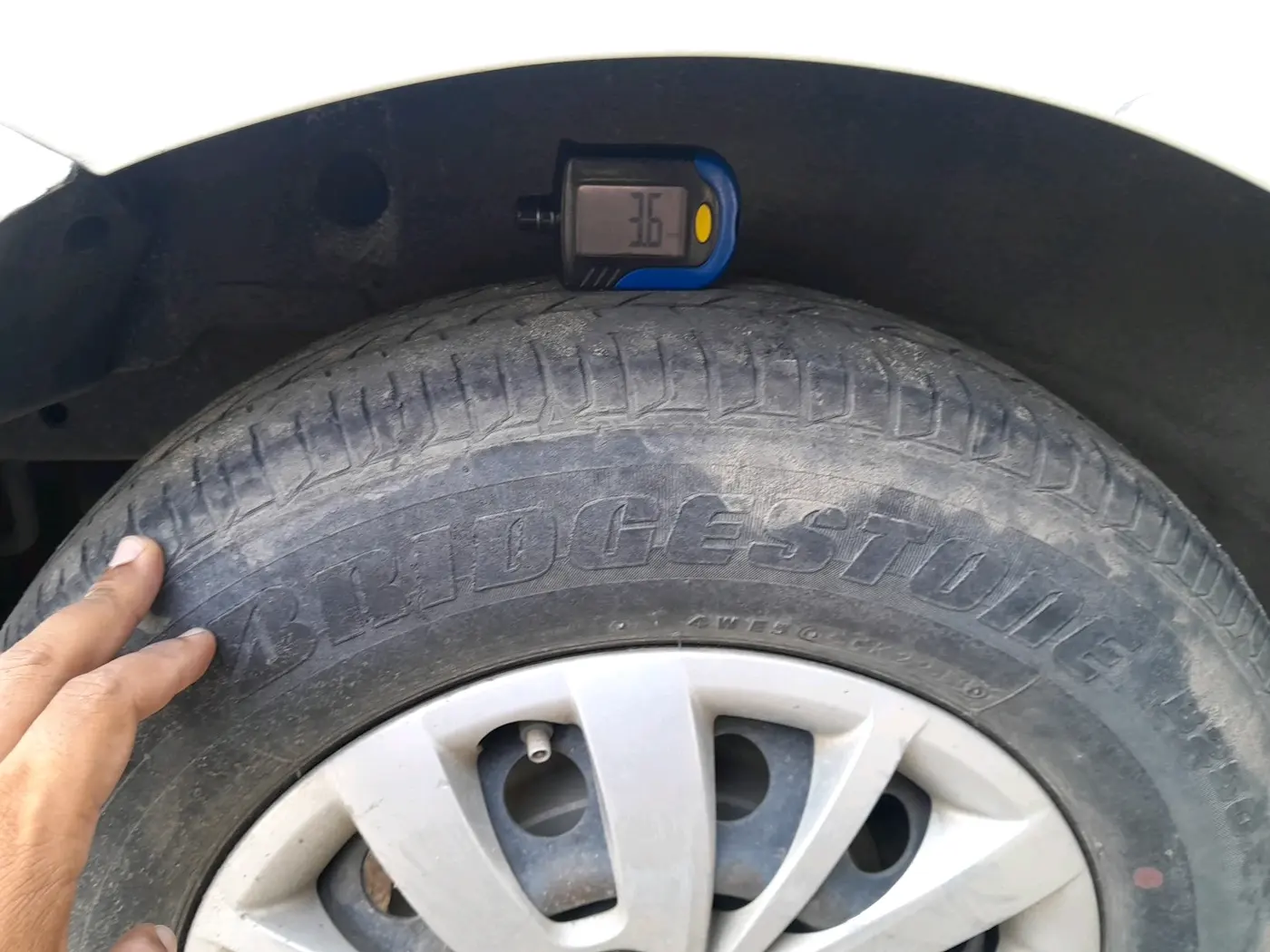 2013 Hyundai i10 MAGNA 1.1, CNG, Manual, 96,389 km, tyre