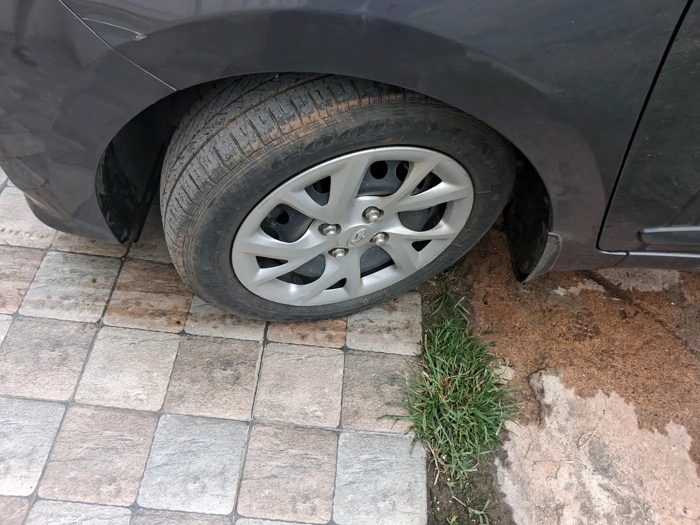 2019 Hyundai Grand i10 SPORTZ 1.2 KAPPA VTVT, Petrol, Manual, 42,597 km, tyre