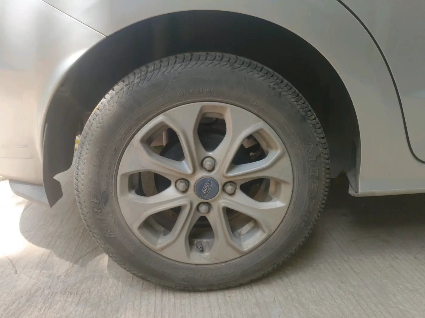 2015 Ford Figo Aspire TITANIUM 1.5 PETROL AT, Petrol, Automatic, 23,452 km, tyre