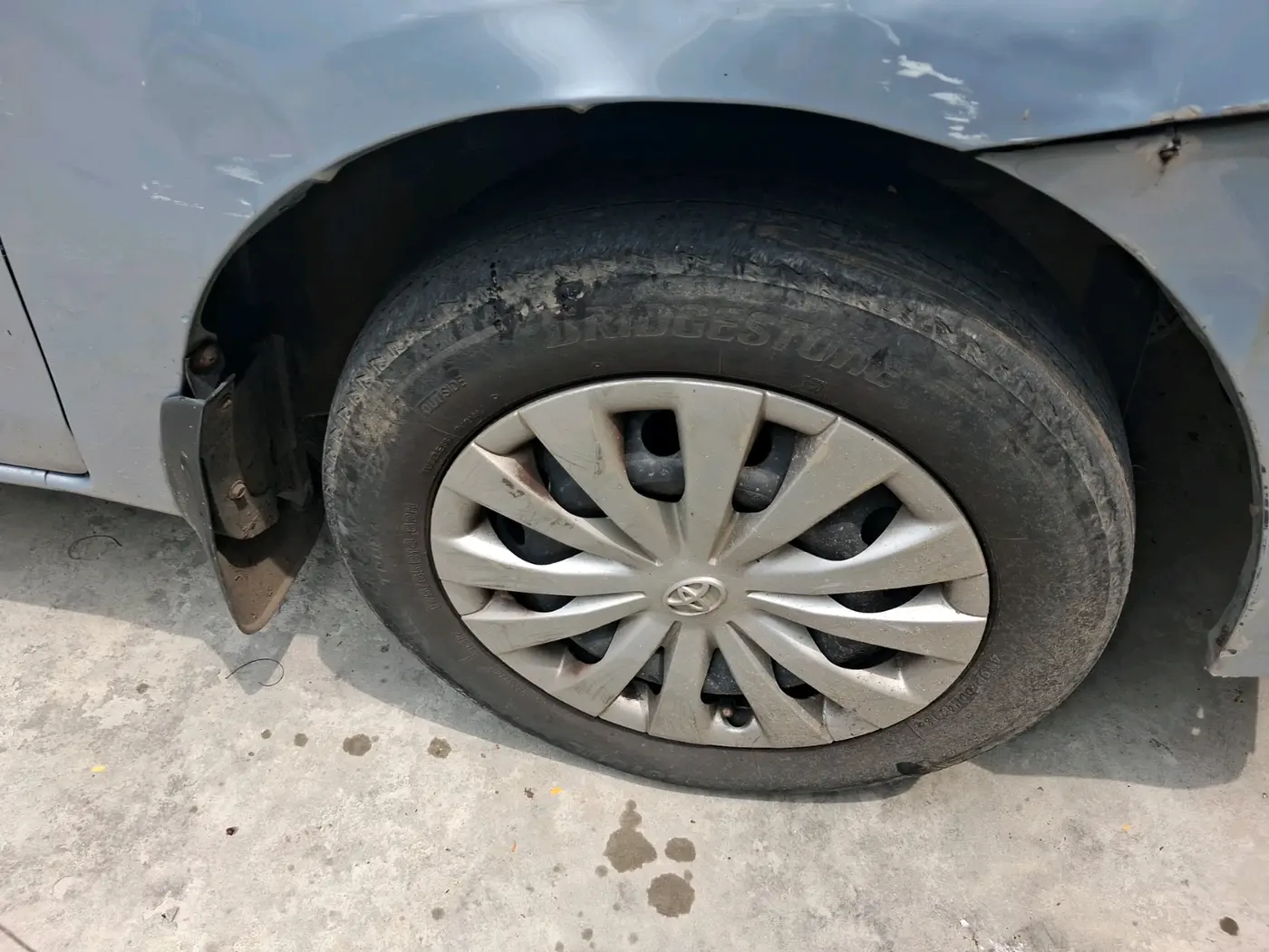 2011 Toyota Etios G, Petrol, Manual, 1,73,788 km, tyre