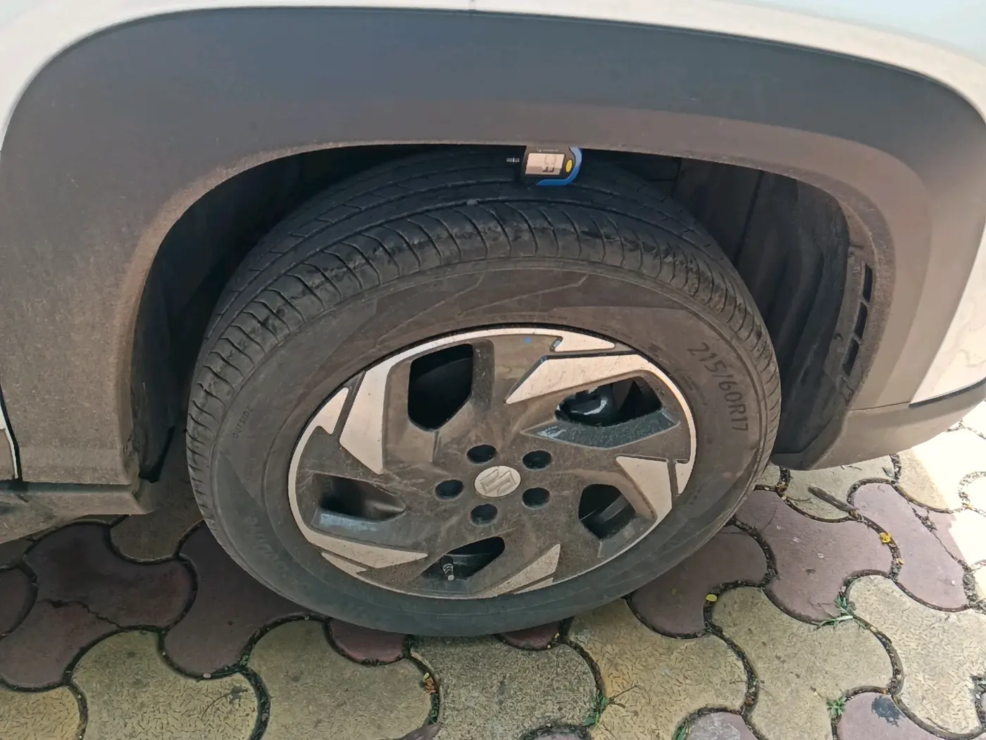 2026 Maruti Victoris Vxi 1.5 6AT, Petrol, Automatic, 261 km, tyre