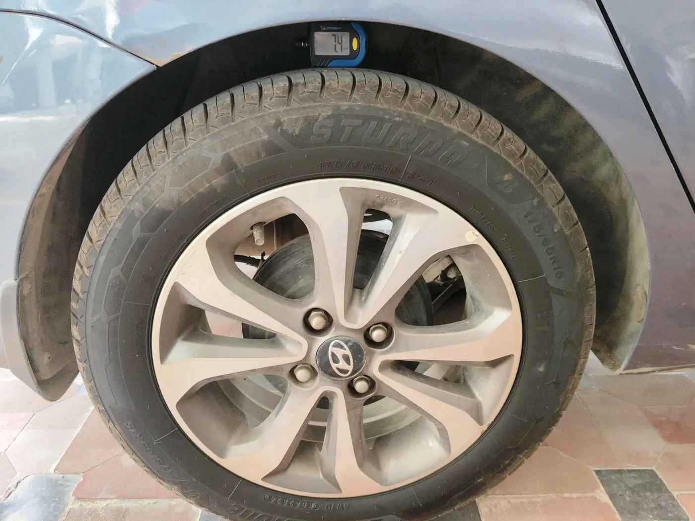 2015 Hyundai Xcent SX 1.2 (O), Petrol, Manual, 41,336 km, tyre