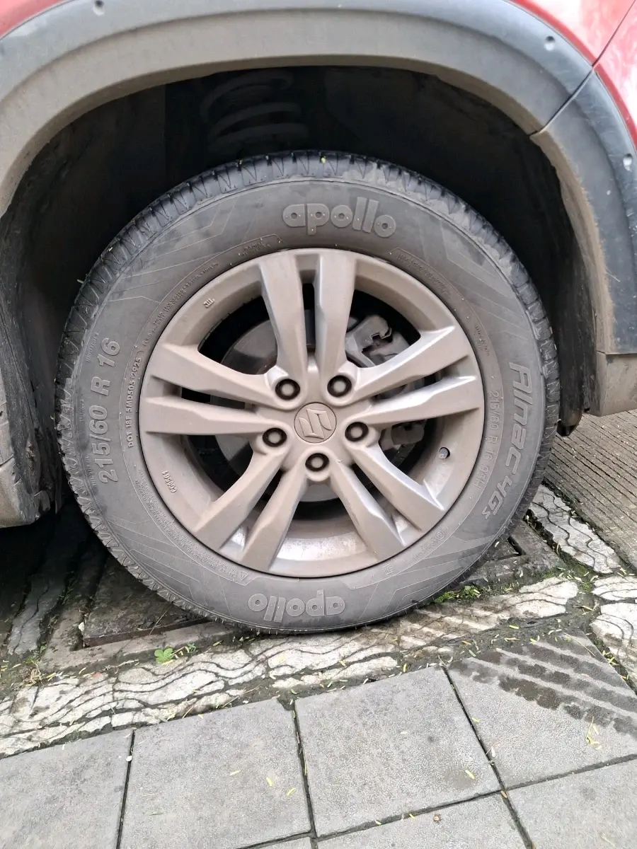 2016 Maruti Vitara Brezza ZDI, Diesel, Manual, 1,61,129 km, tyre
