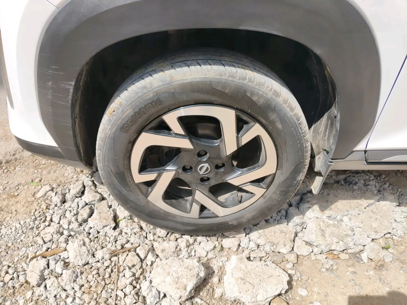 2023 Nissan MAGNITE XV MT, Petrol, Manual, 47,121 km, tyre