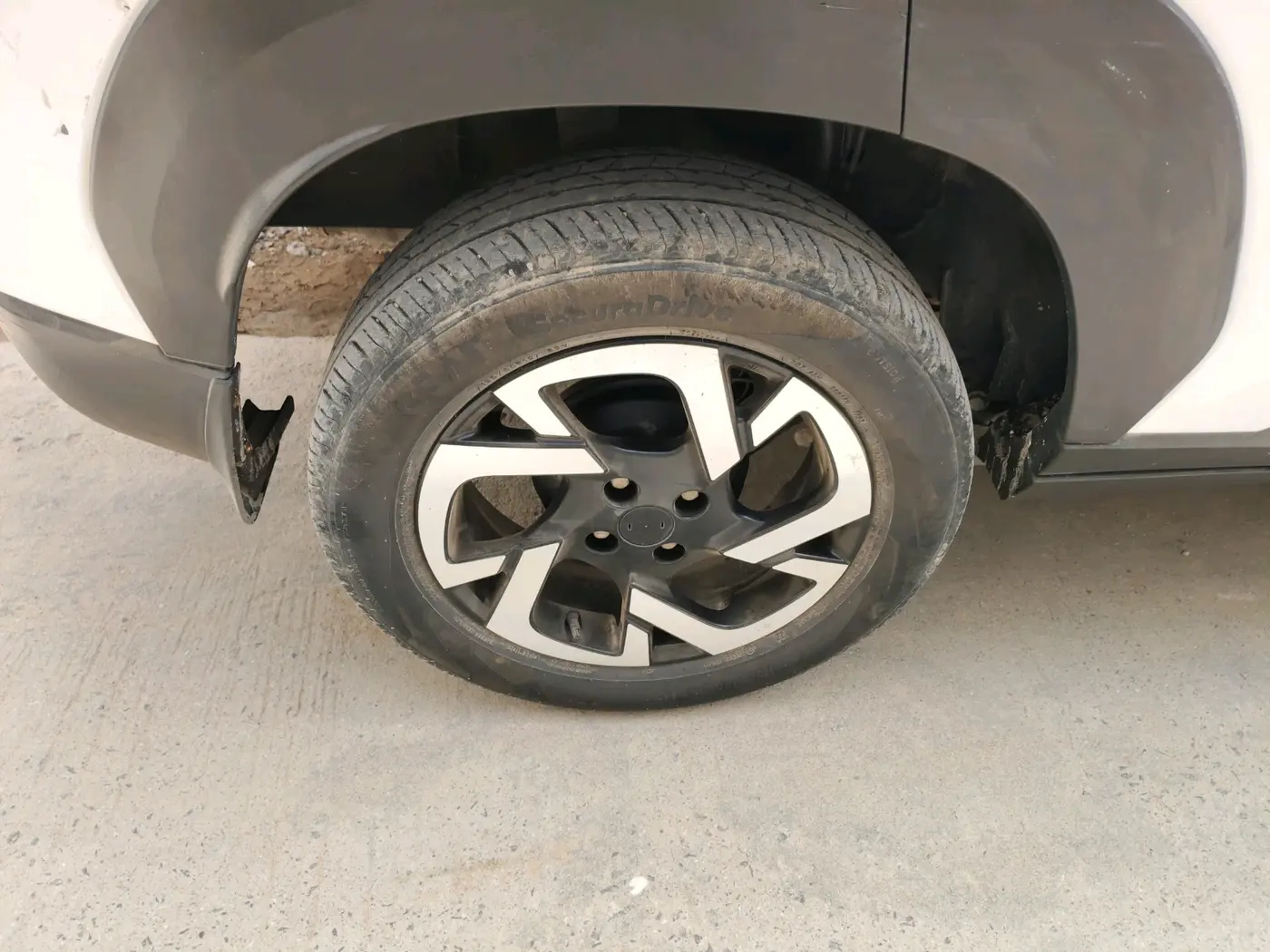 2023 Nissan MAGNITE XV MT, Petrol, Manual, 47,121 km, tyre