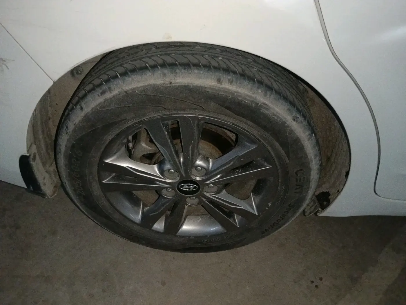 2019 Hyundai New Elantra 2.0 SX MT PETROL, Petrol, Manual, 1,22,058 km, tyre