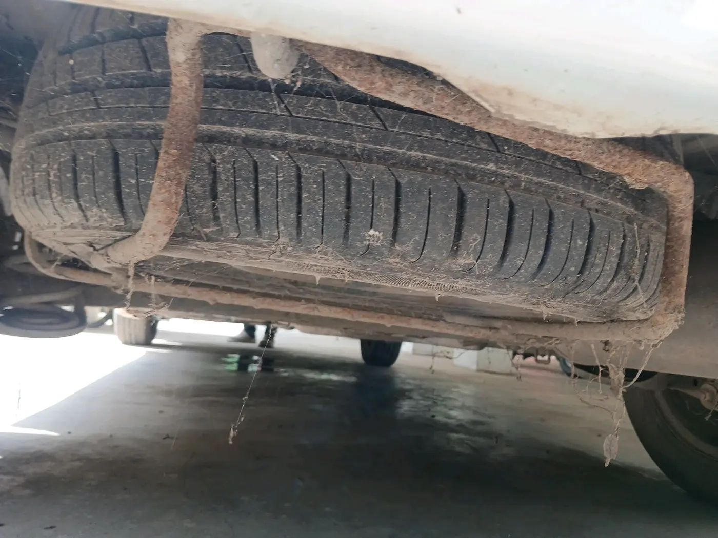 2017 Maruti Ertiga VXI CNG, CNG, Manual, 82,919 km, tyre