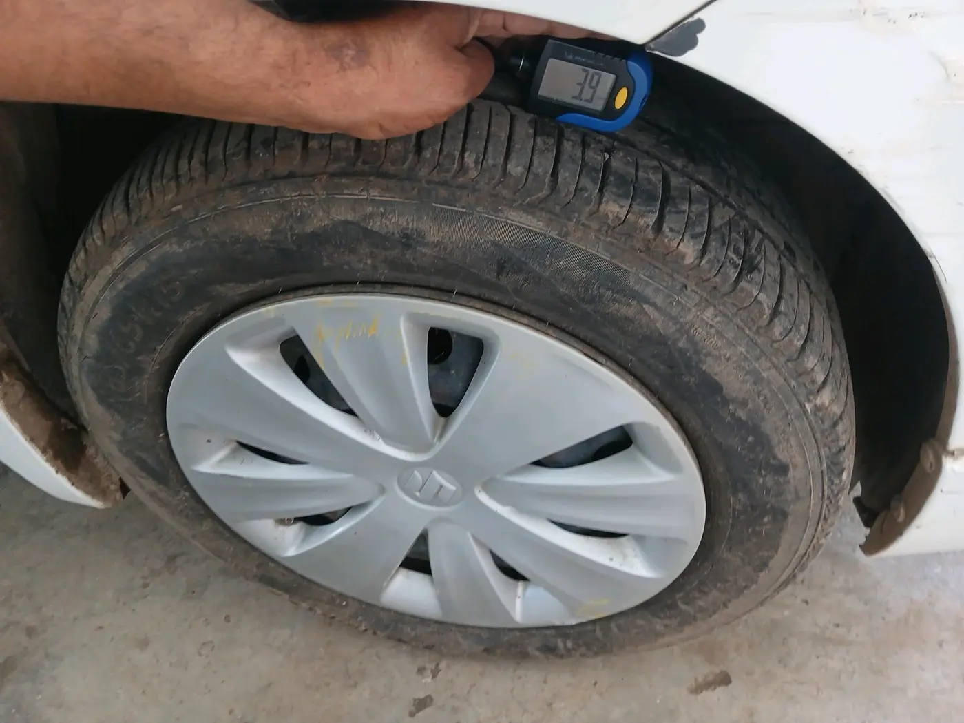 2017 Maruti Ertiga VXI CNG, CNG, Manual, 82,919 km, tyre