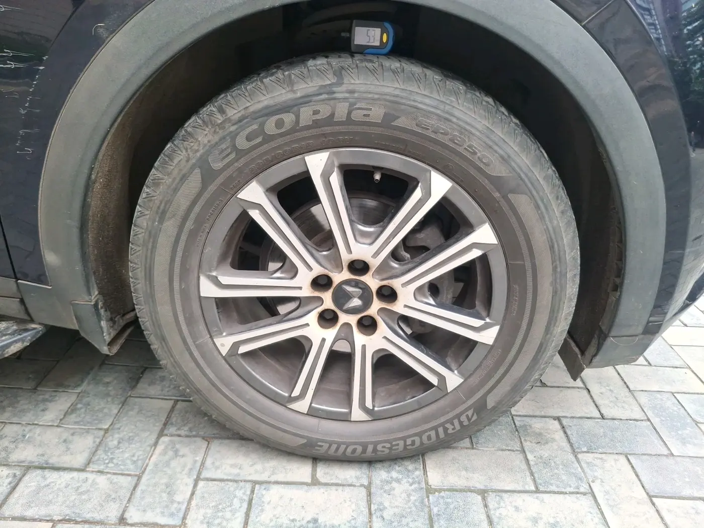 2024 Mahindra XUV700 AX 7 LUXURY D AT 7 STR, Diesel, Automatic, 46,148 km, tyre