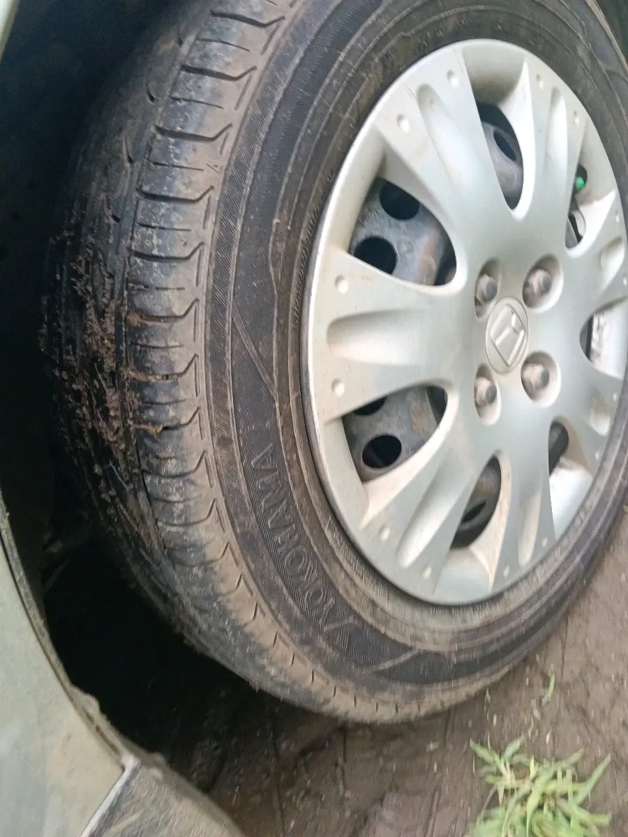 2016 Honda Amaze 1.2L I-VTEC S, Petrol, Manual, 97,780 km, tyre