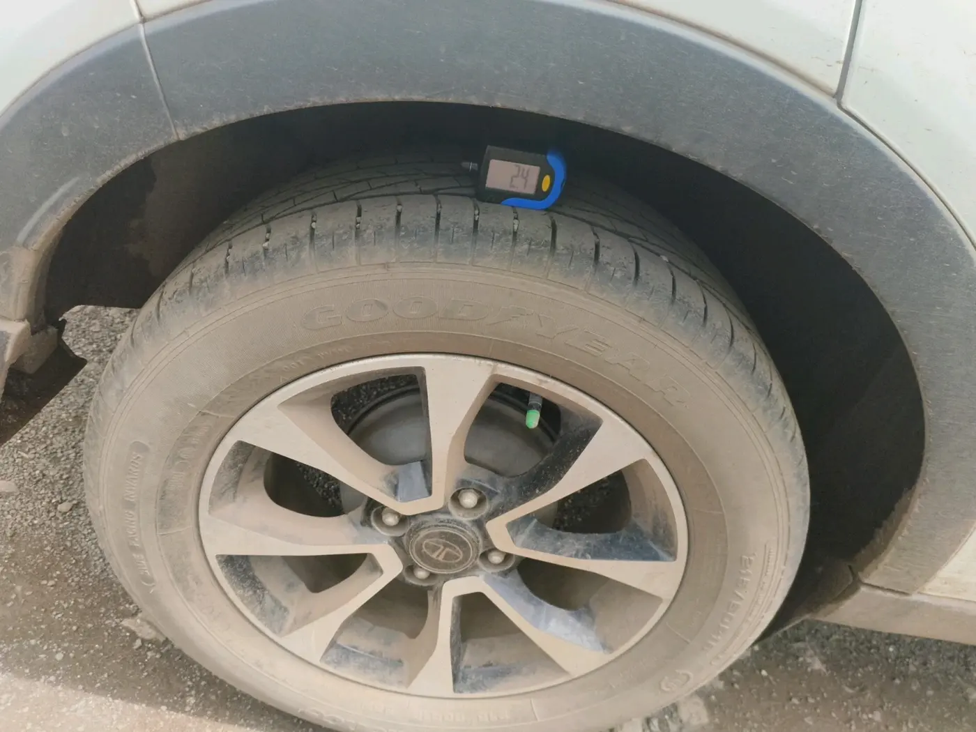2020 Tata NEXON XZA PLUS SUNROOF PETROL, Petrol, Automatic, 65,977 km, tyre