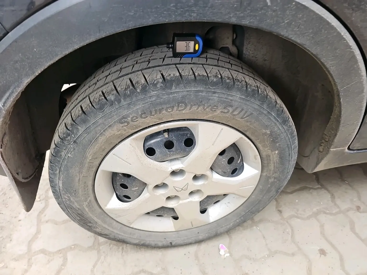 2023 Mahindra XUV300 W6 1.5 Diesel, Diesel, Manual, 1,51,537 km, tyre