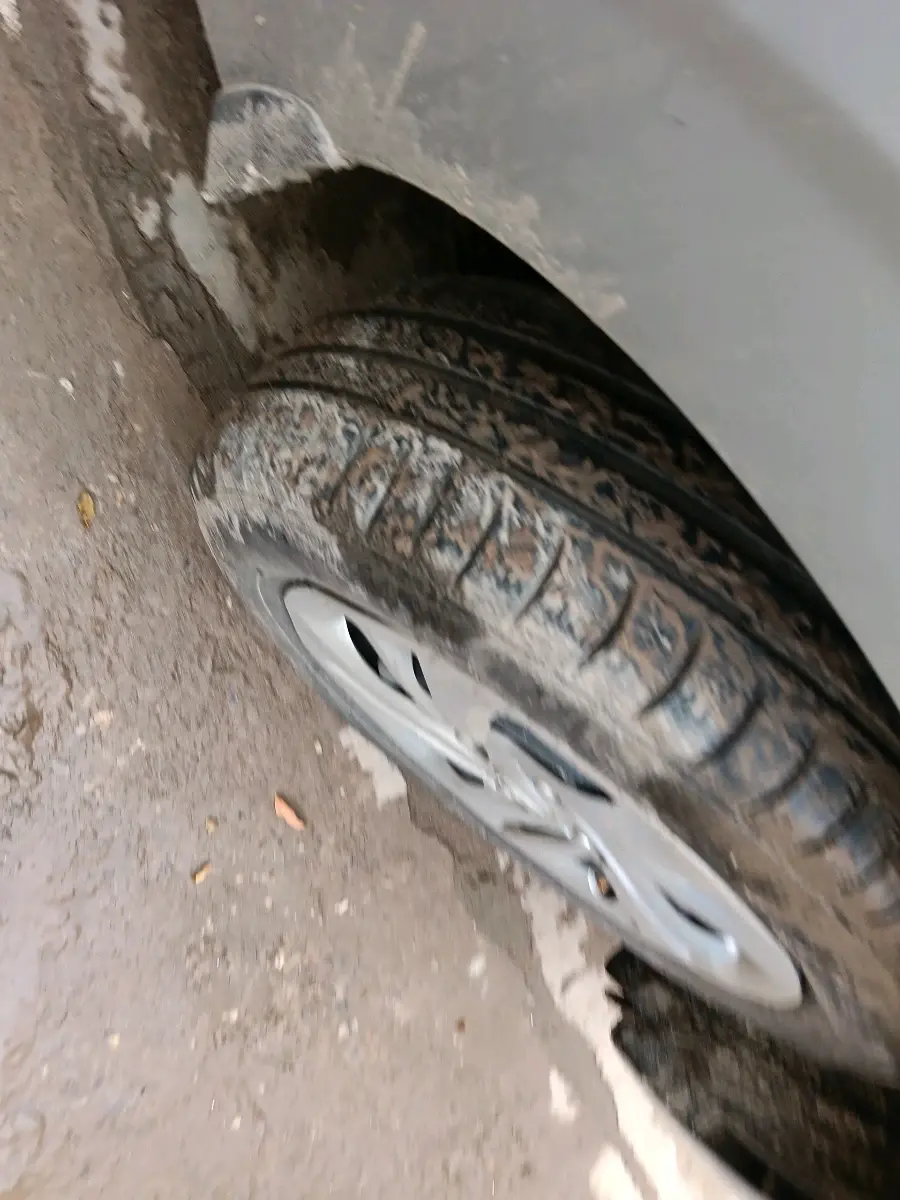 2021 Hyundai AURA S 1.2 CNG, CNG, Manual, 1,38,649 km, tyre