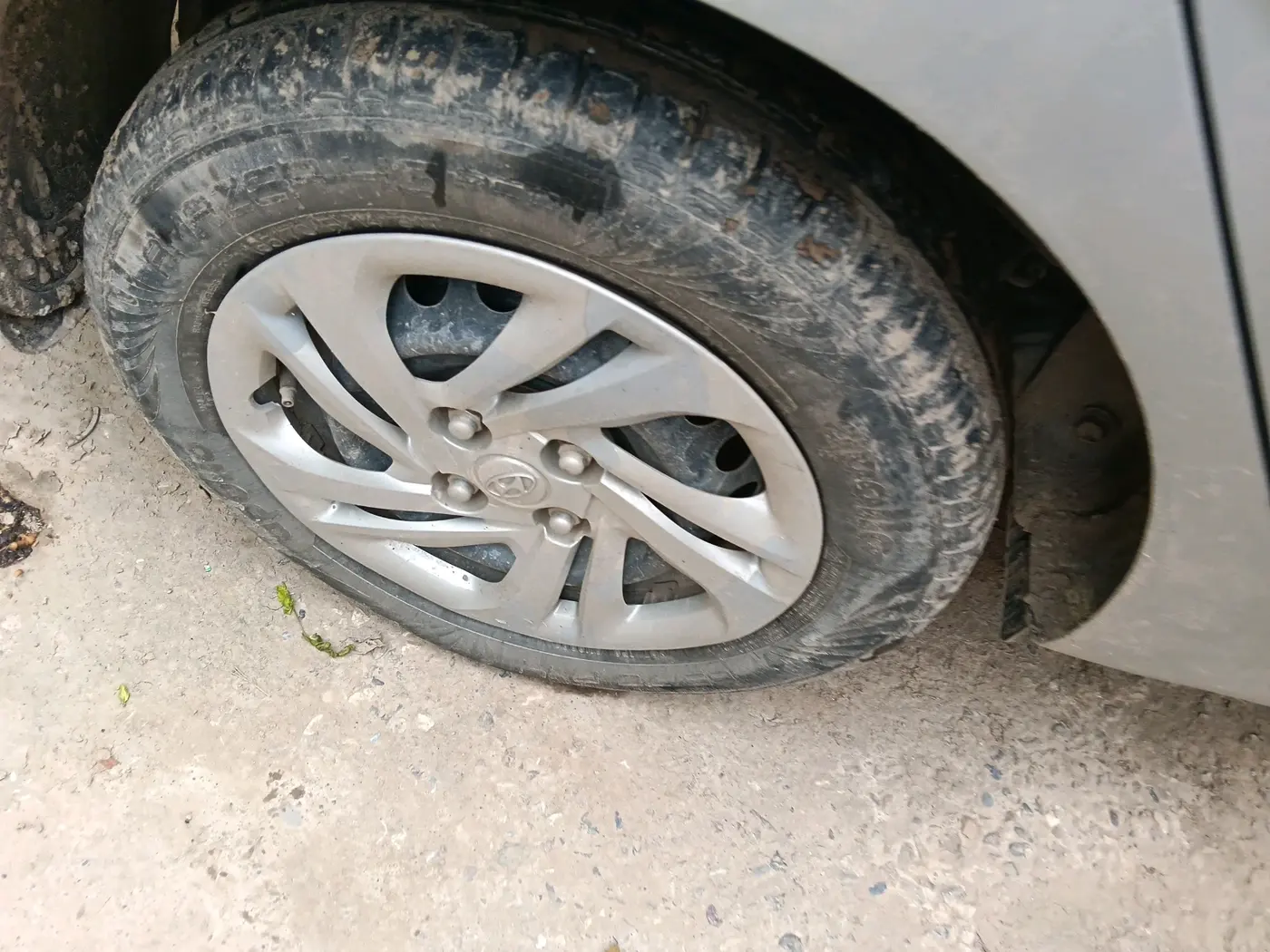 2021 Hyundai AURA S 1.2 CNG, CNG, Manual, 1,38,649 km, tyre