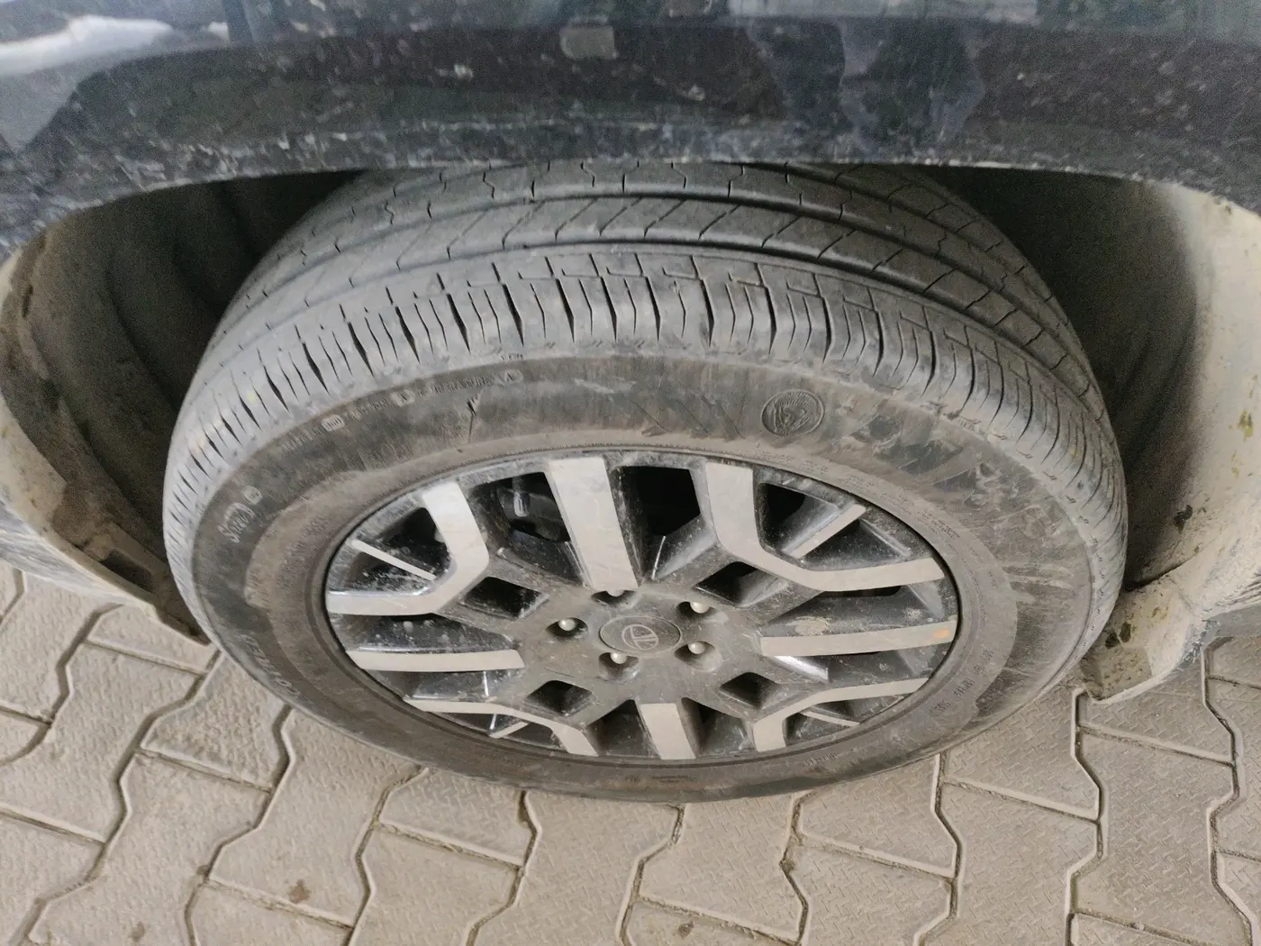 2026 Tata Sierra Pure Plus 1.5 Revotron MT, Petrol, Manual, 7,229 km, tyre