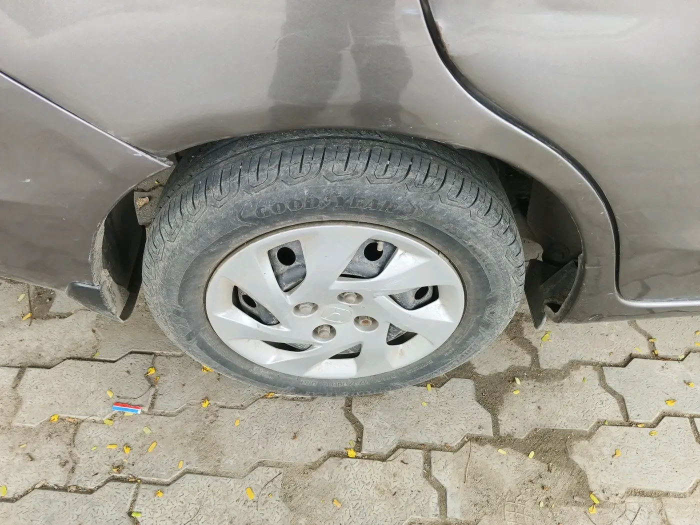 2014 Honda Amaze 1.5L I-DTEC S, Diesel, Manual, 99,323 km, tyre