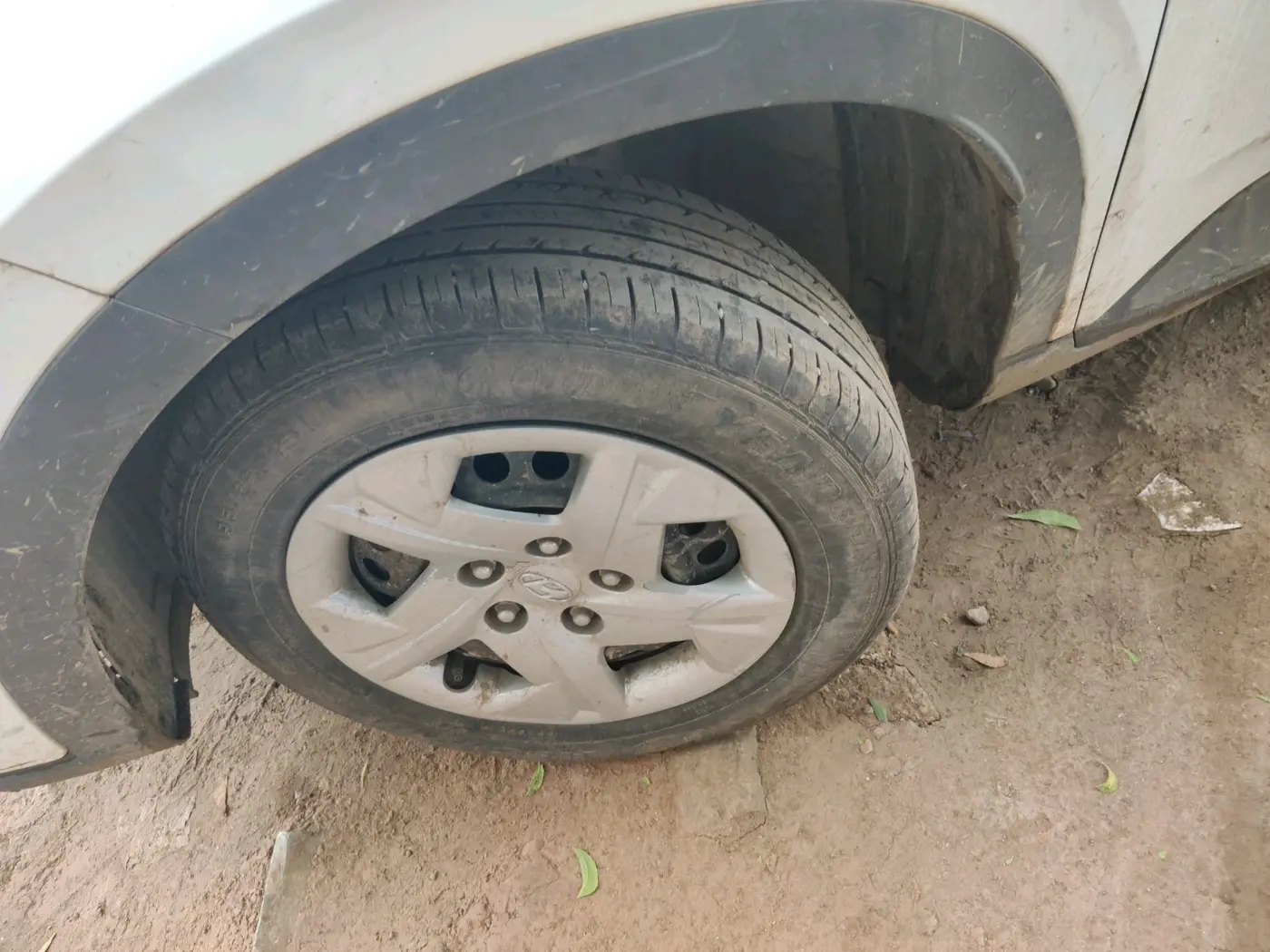 2022 Hyundai VENUE S 1.2, Petrol, Manual, 36,164 km, tyre