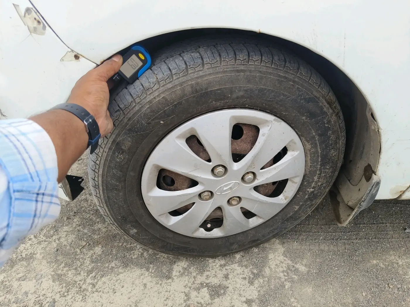 2011 Hyundai i10 MAGNA 1.1, CNG, Manual, 1,02,700 km, tyre