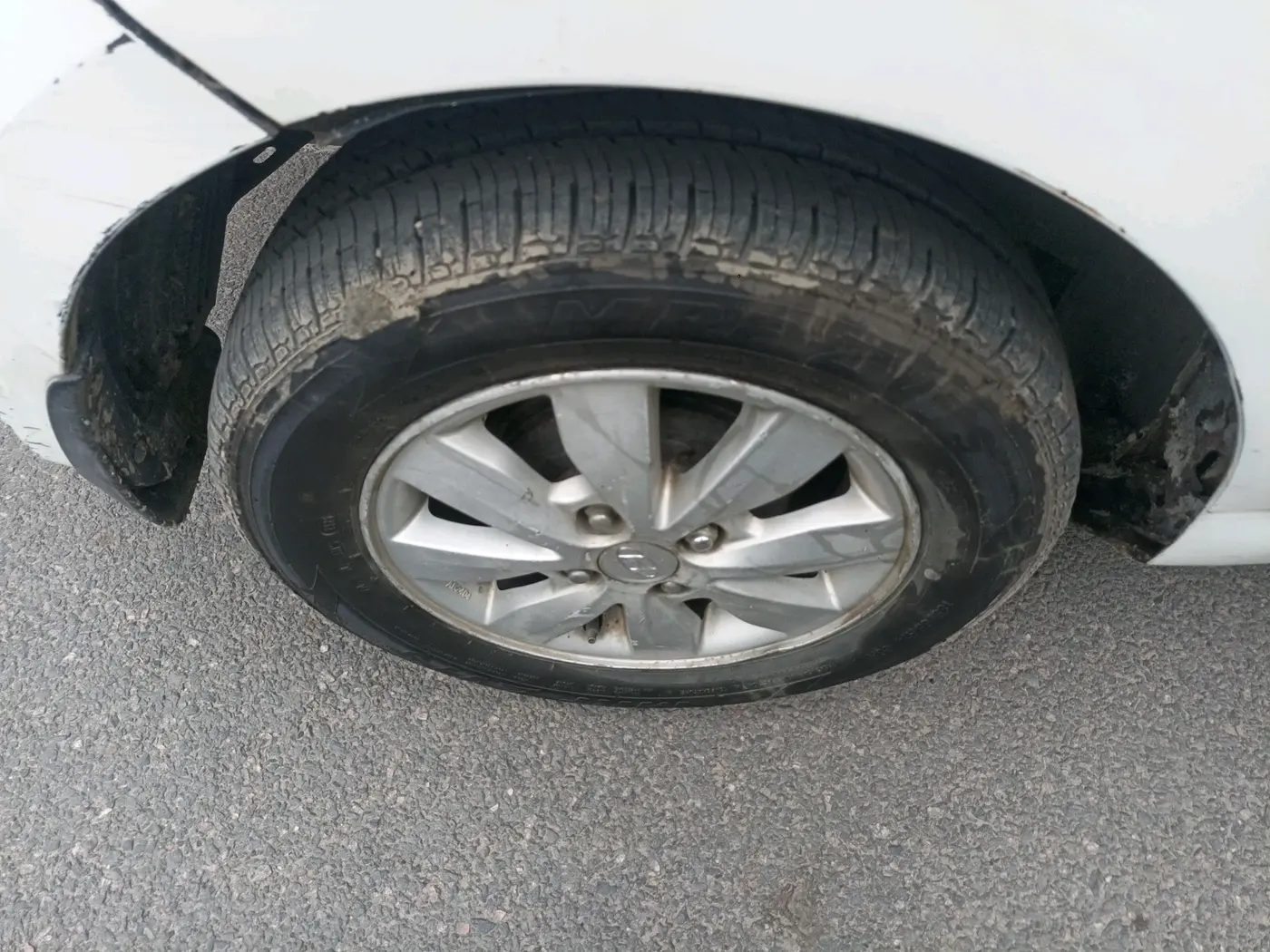 2012 Hyundai i20 SPORTZ 1.2, Petrol, Manual, 1,06,945 km, tyre