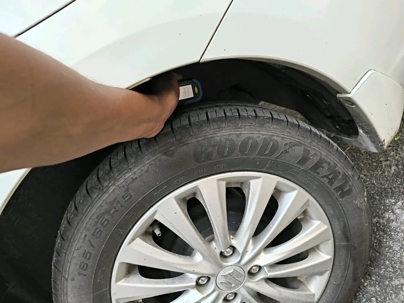 2024 Maruti Ciaz ZETA AT 1.5  SHVS PETROL, Petrol, Automatic, 23,376 km, tyre