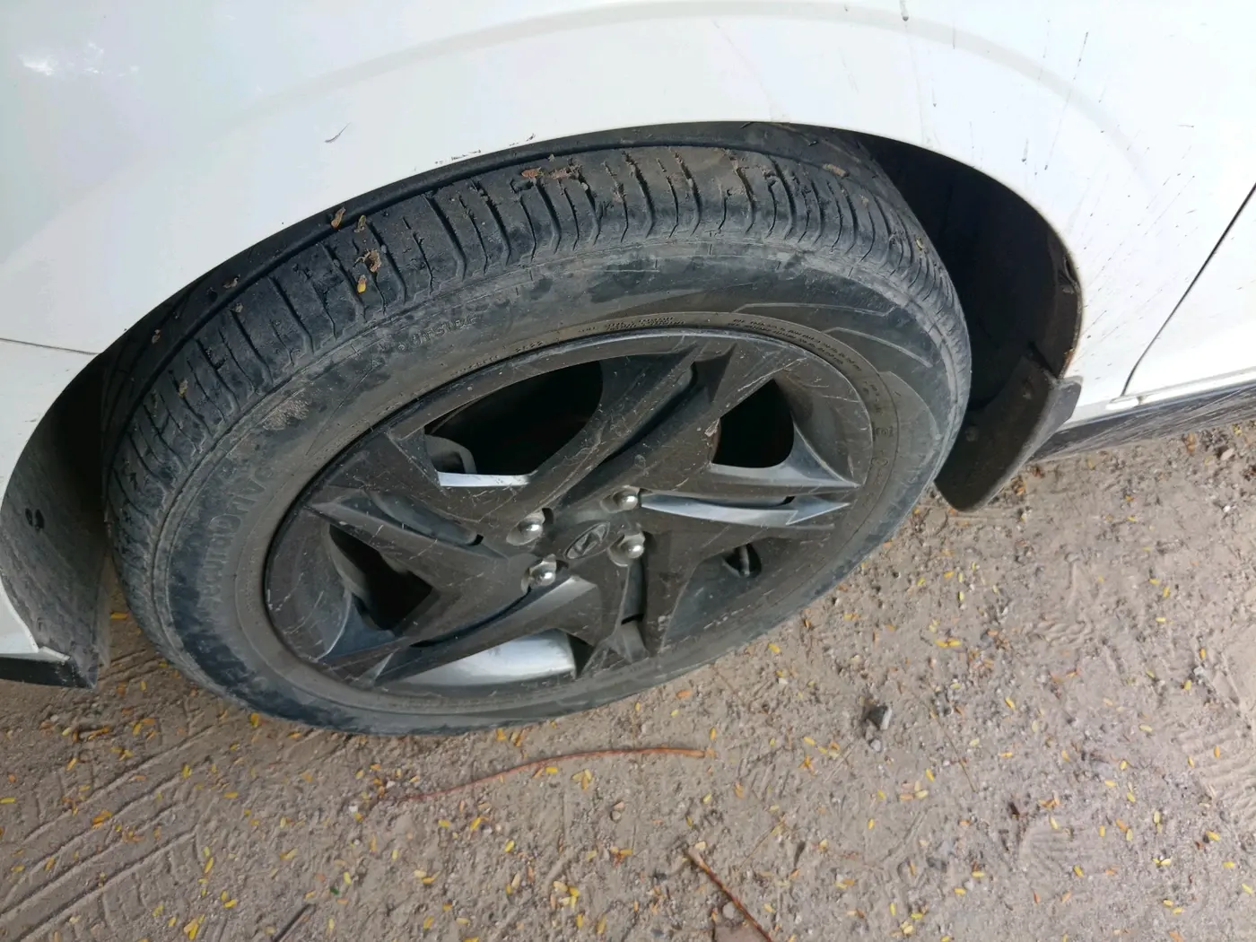 2022 Hyundai NEW I20 SPORTZ 1.2 AT, Petrol, Automatic, 54,190 km, tyre