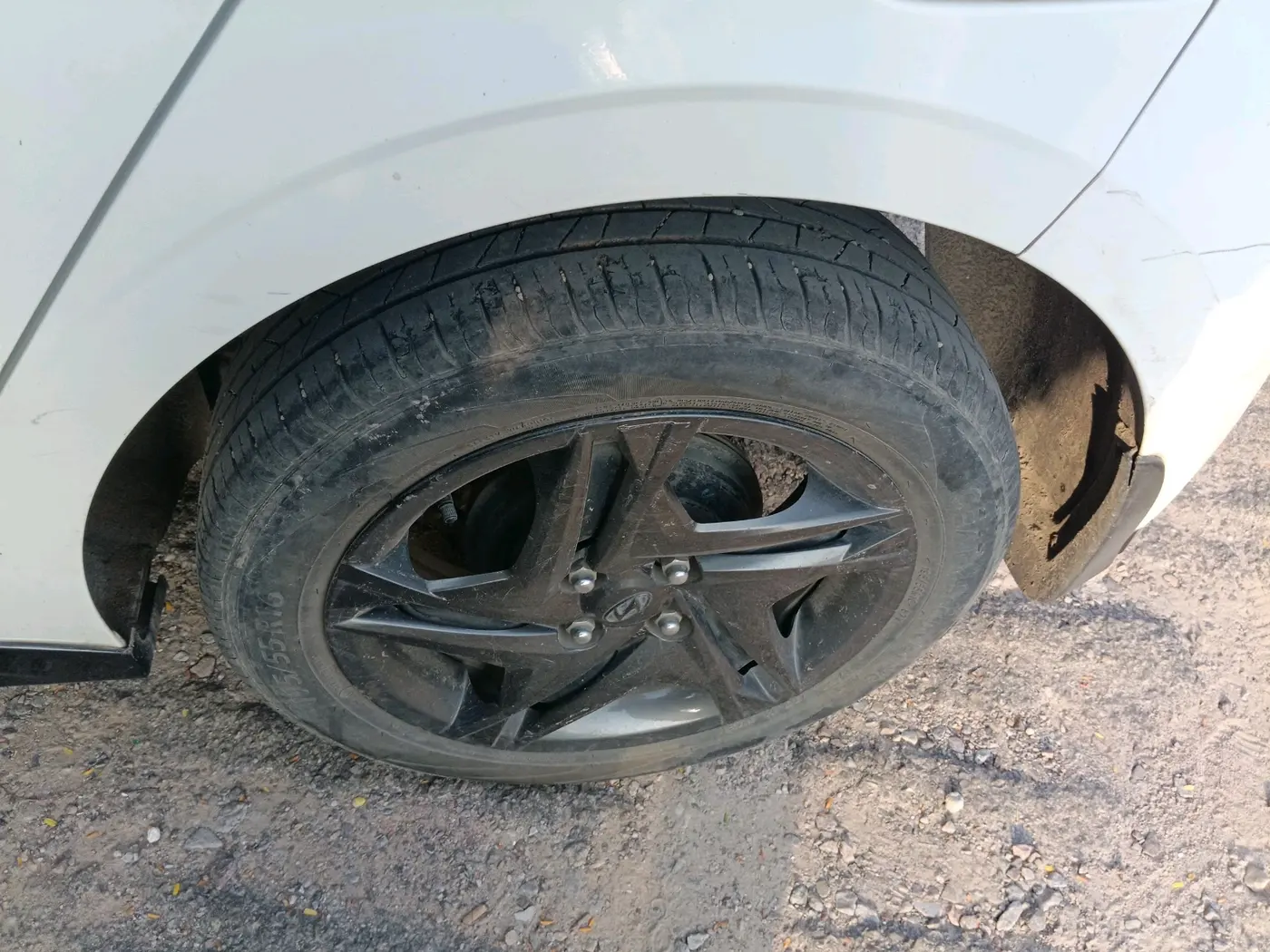 2022 Hyundai NEW I20 SPORTZ 1.2 AT, Petrol, Automatic, 54,190 km, tyre