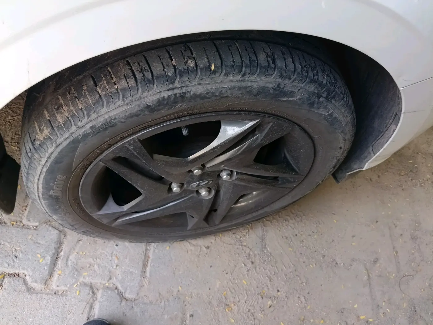 2022 Hyundai NEW I20 SPORTZ 1.2 AT, Petrol, Automatic, 54,190 km, tyre