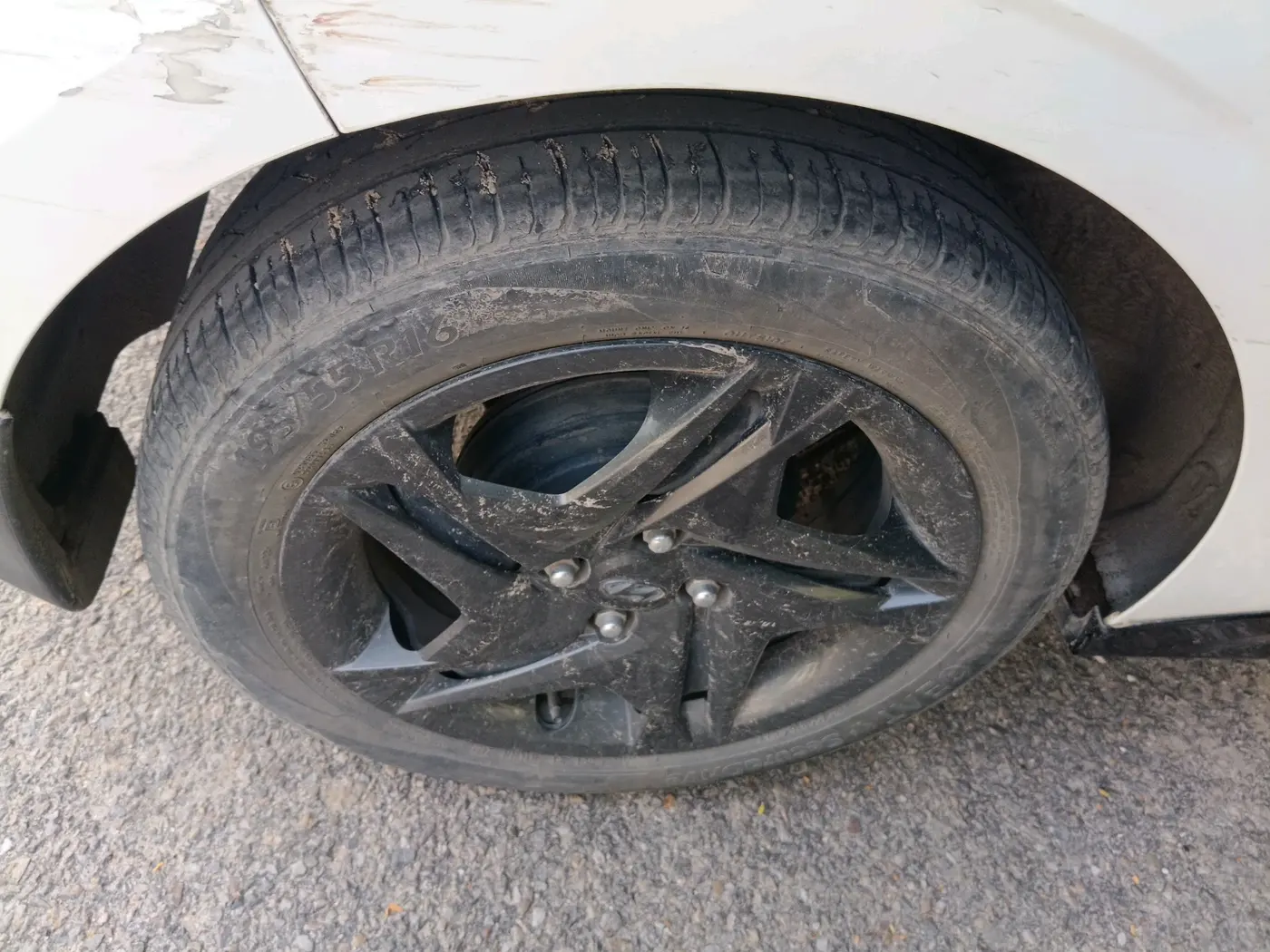 2022 Hyundai NEW I20 SPORTZ 1.2 AT, Petrol, Automatic, 54,190 km, tyre