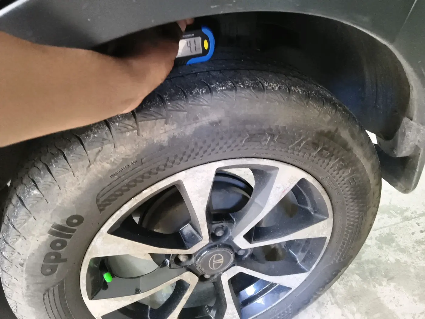 2021 Tata NEXON XZA PLUS PETROL, Petrol, Automatic, 83,998 km, tyre