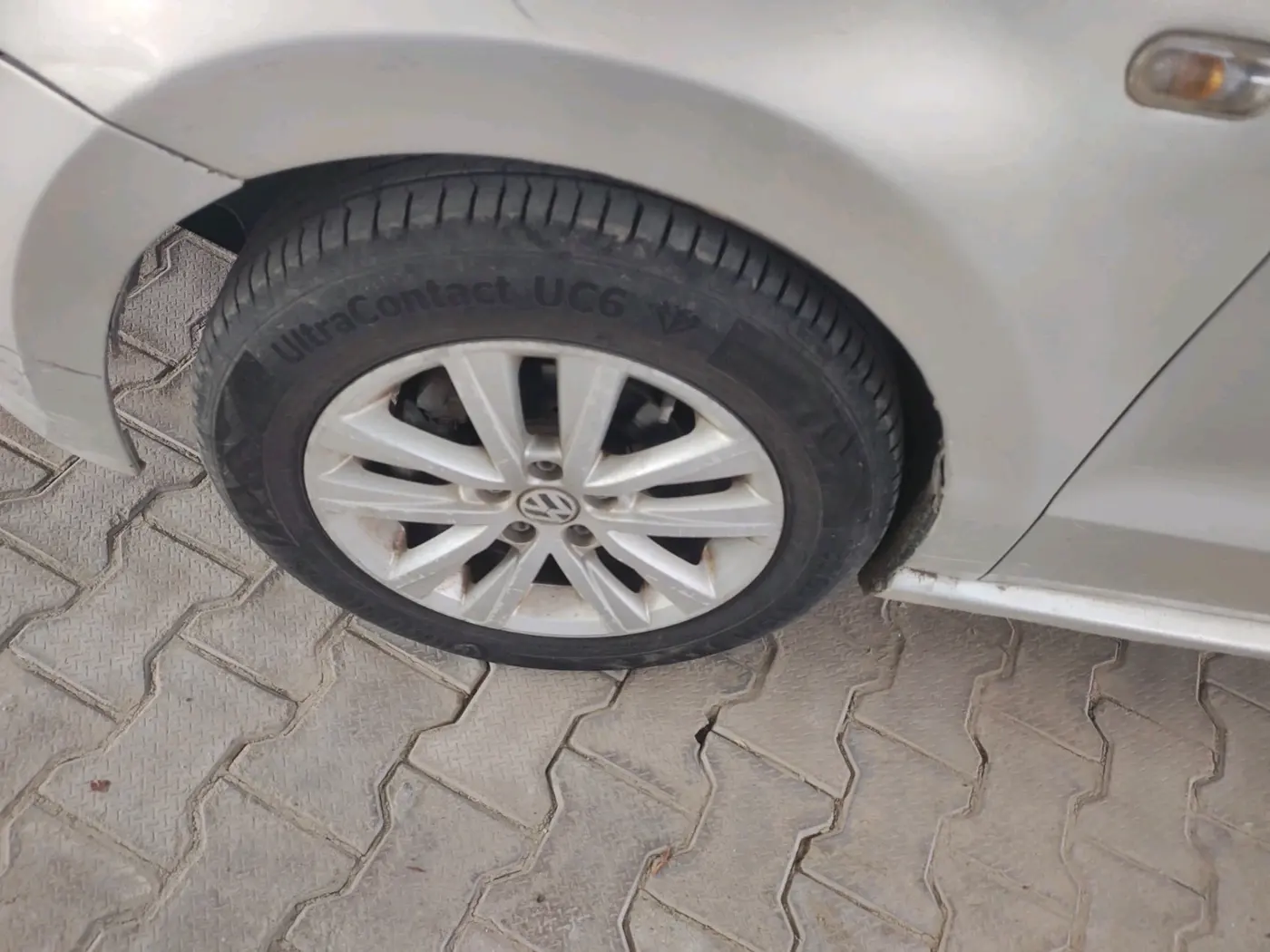 2013 Volkswagen Polo COMFORTLINE 1.2L, Diesel, Manual, 2,30,255 km, tyre