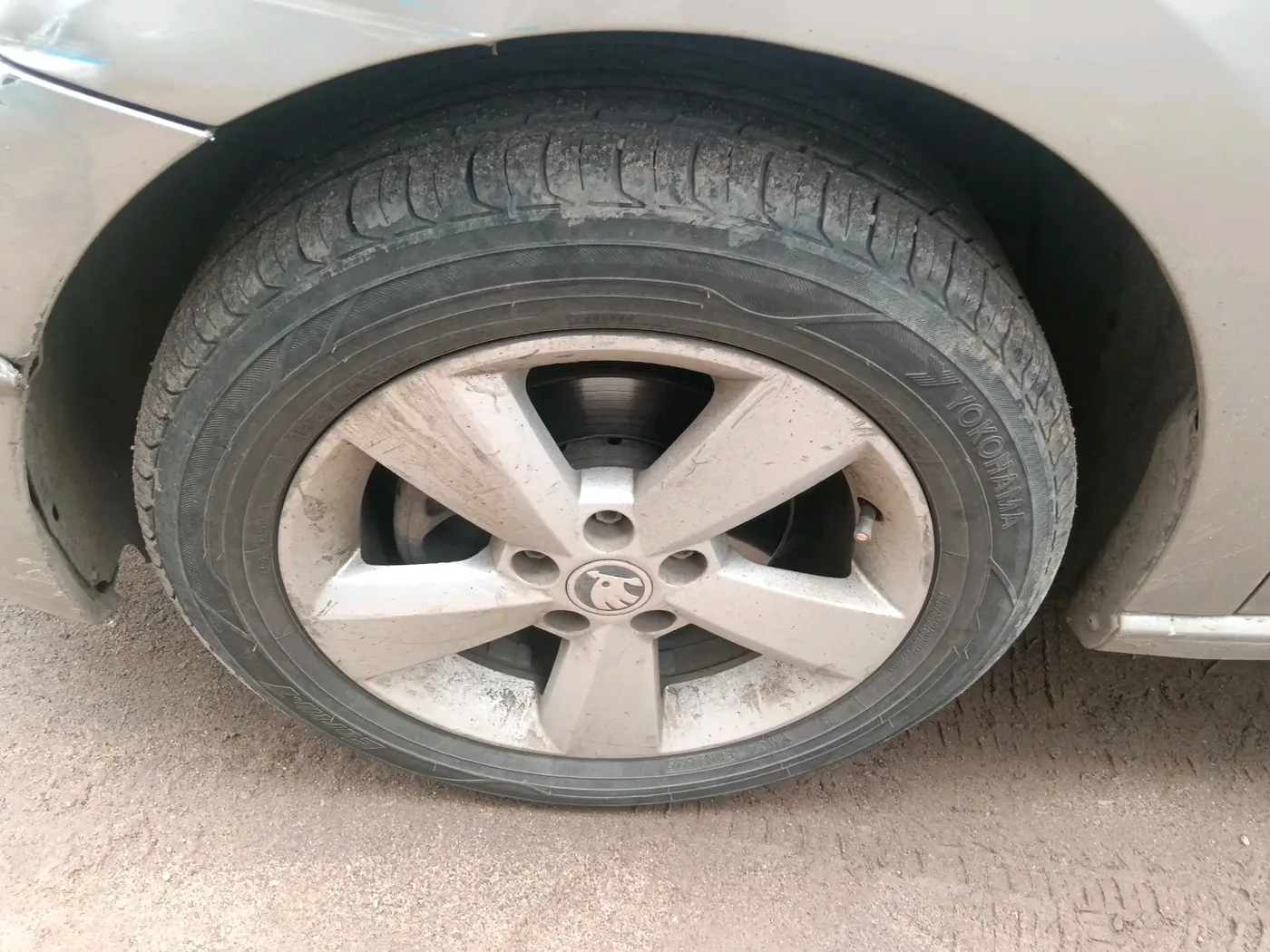 2016 Skoda Rapid 1.5 TDI CR STYLE PLUS AT, Diesel, Automatic, 2,64,741 km, tyre