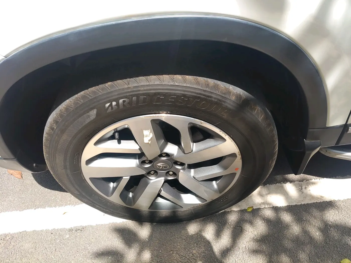 2021 Tata Safari XZA PLUS, Diesel, Automatic, 67,043 km, tyre