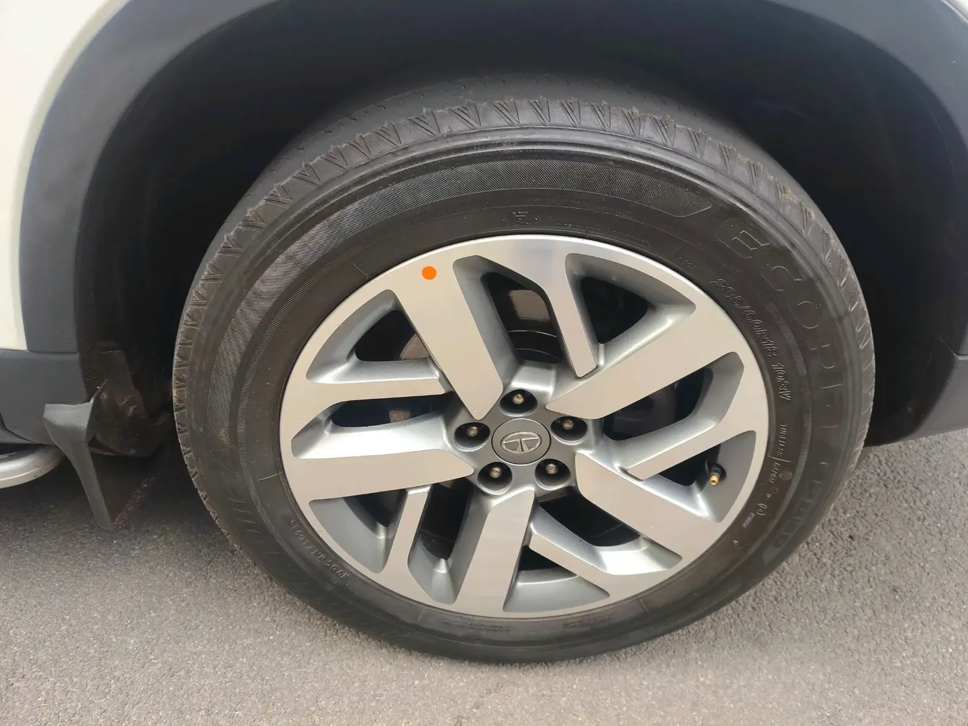 2021 Tata Safari XZA PLUS, Diesel, Automatic, 67,043 km, tyre