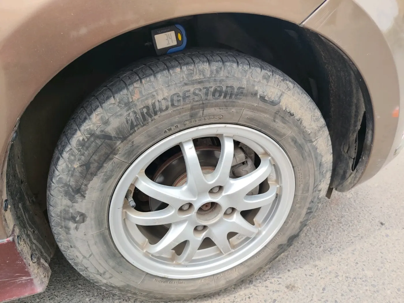 2017 Maruti Dzire VDI, Diesel, Manual, 1,60,627 km, tyre
