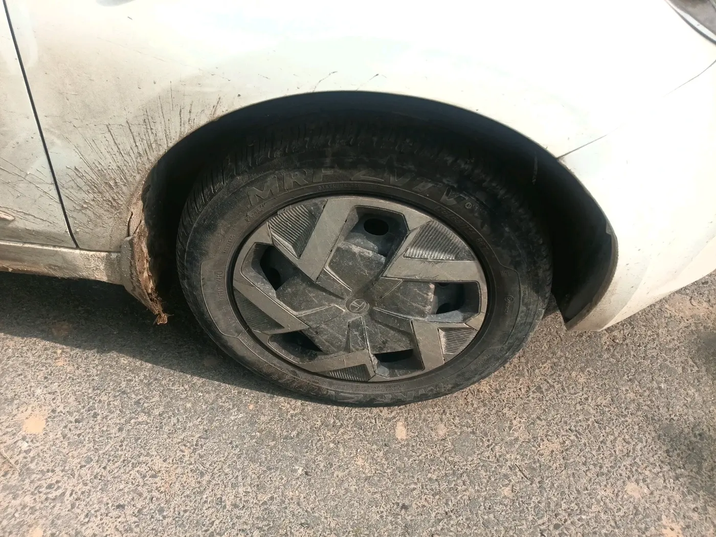 2025 Tata Tiago XM CNG, CNG, Manual, 30,397 km, tyre